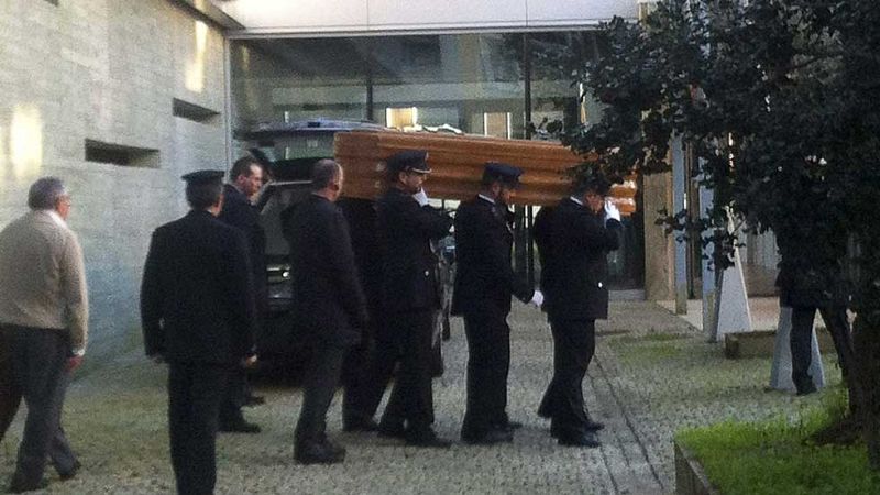 Despedida multitudinaria y con todos los honores a la agente que falleció en el atraco de Vigo