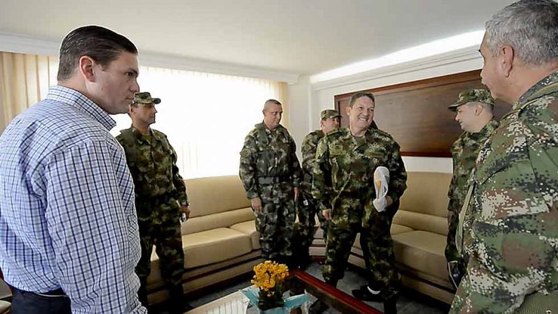 Las FARC liberan en Colombia al general Alzate y a sus acompañantes