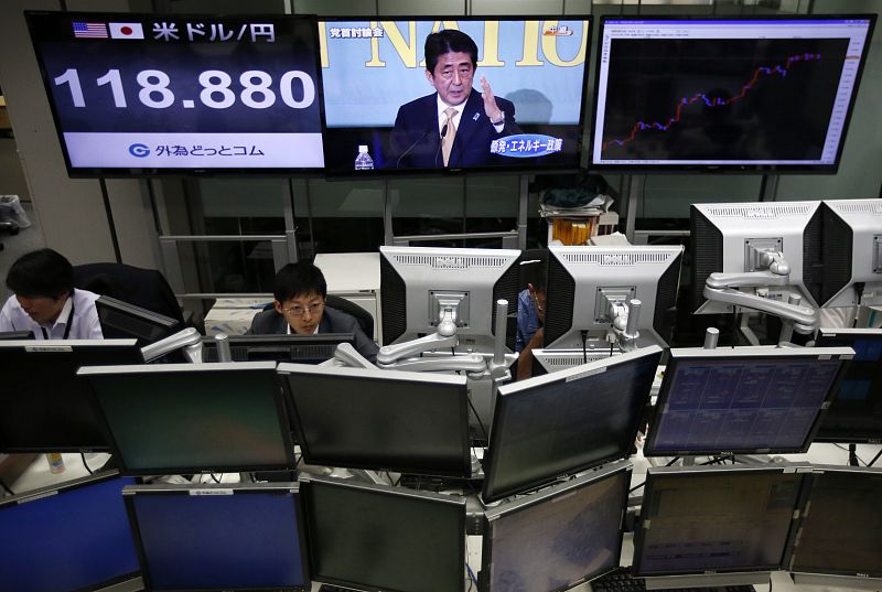 Moody's rebaja la nota de Japón y lo justifica por su elevado endeudamiento