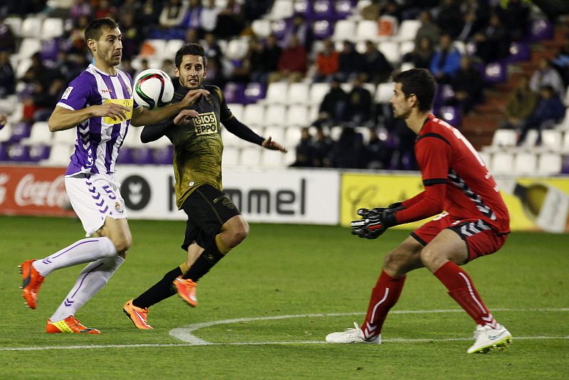 El Elche deja abierto el desenlace