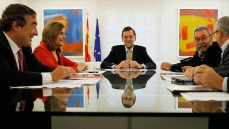 La nueva ayuda a parados de larga duración y con cargas familiares será de seis meses