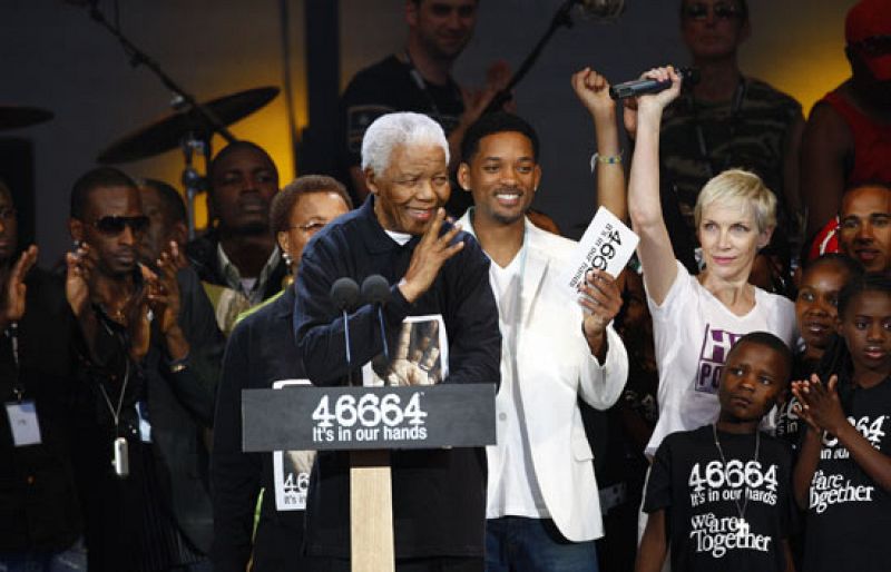 Miles de personas han cantado cumpleaños feliz a Nelson Mandela en Londres