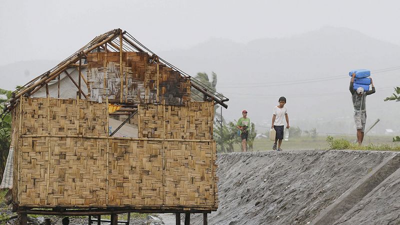 El tifón Hagupit toca tierra en Filipinas con fuertes vientos y lluvias