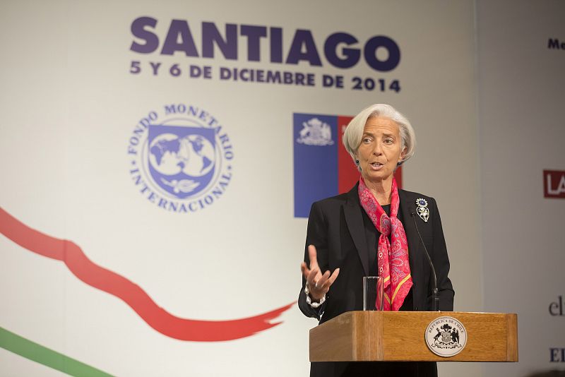 Lagarde dice que la bajada de paro en España es "el principio de un proceso"