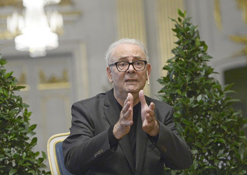 Modiano, premio Nobel de Literatura: escribir a veces puede resultar "desagradable"