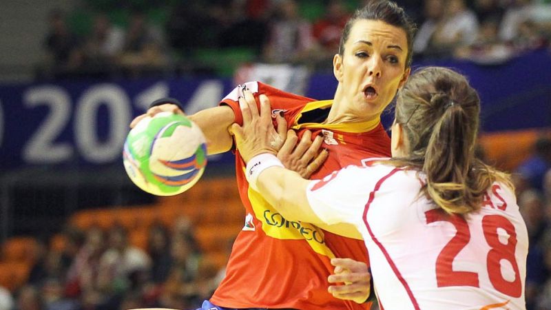 España debuta en el Europeo femenino con victoria
