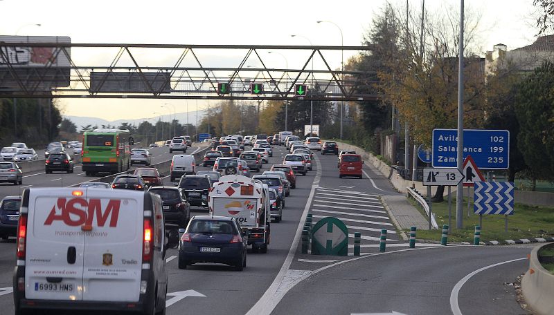 Dieciséis muertos en quince accidentes de tráfico durante el puente de la Constitución
