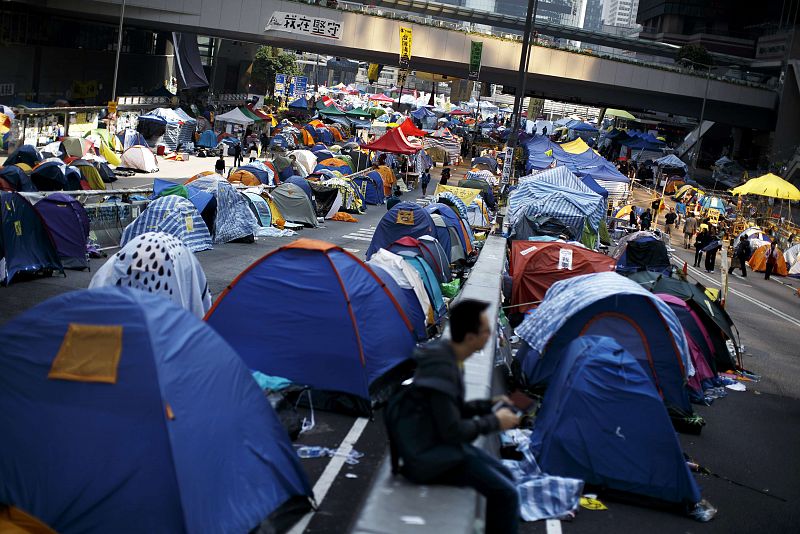 El Tribunal Superior de Hong Kong autoriza el desalojo los asentamientos de las protestas
