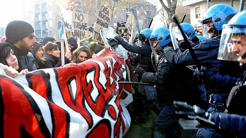La huelga general en Italia paraliza el transporte pero no impresiona a Renzi que sigue con su plan