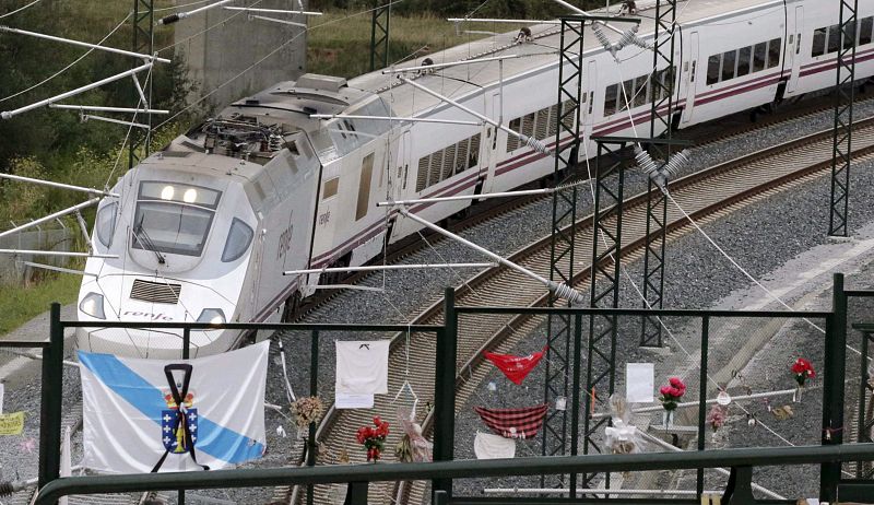 Las víctimas del accidente de tren de Santiago denuncian ante el Parlamento Europeo