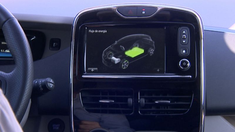 El Gobierno establece requisitos mínimos para instalar postes de recarga de coches eléctricos