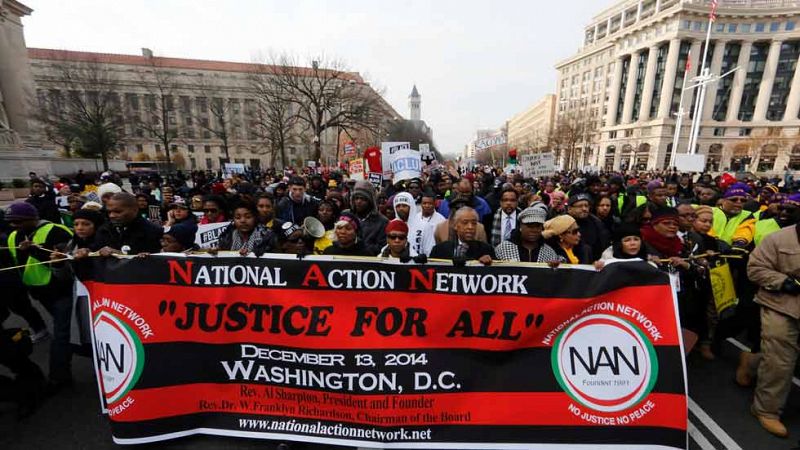 Miles de personas marchan en Washington contra los abusos policiales a los negros