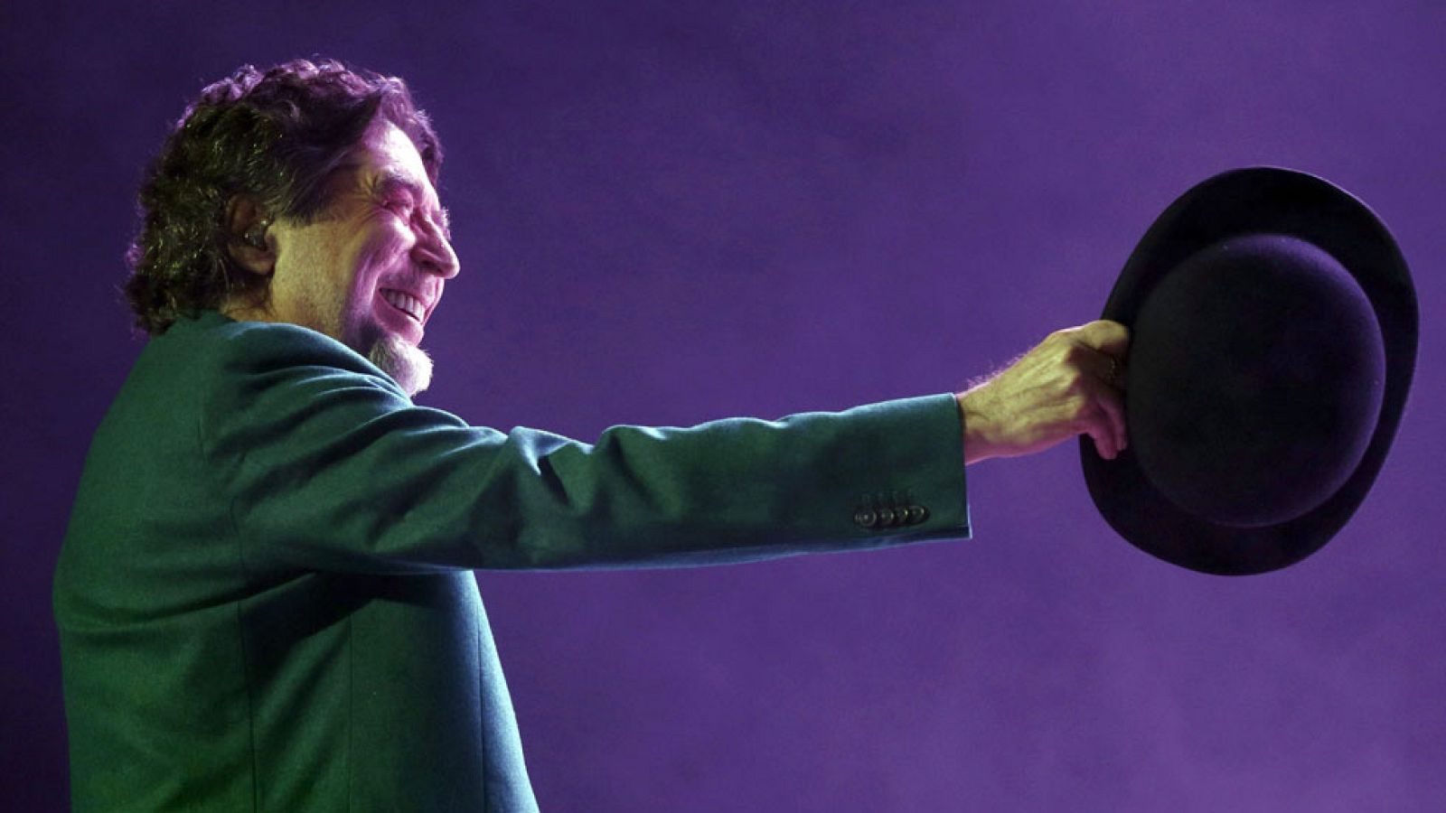 Joaquín Sabina ya se encuentra bien tras interrumpir su concierto anoche en Madrid