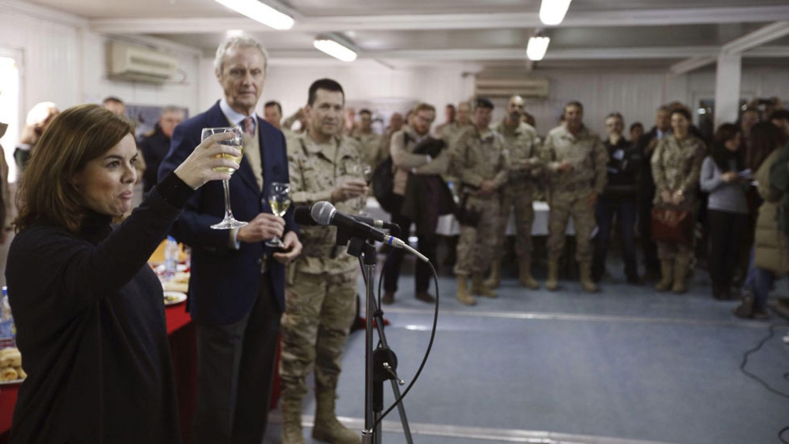 La vicepresidenta del Gobierno visita a las tropas españolas desplegadas en Afganistán