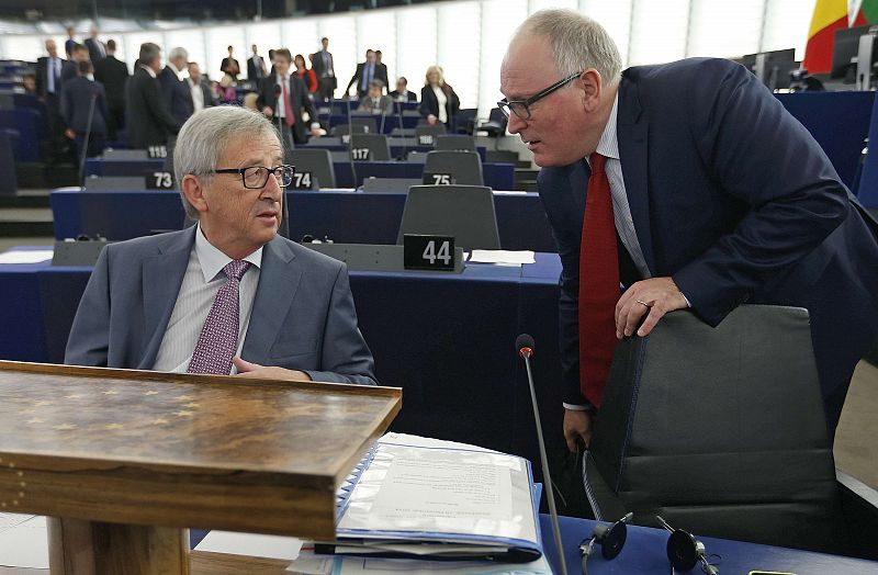 Juncker limita las nuevas leyes de la UE para concentrarse en empleo y crecimiento