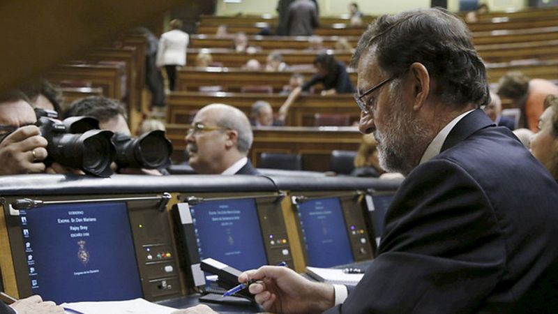 Rajoy elogia a Rubalcaba frente a Sánchez y este le acusa de ser el "más retrógrado" de la historia