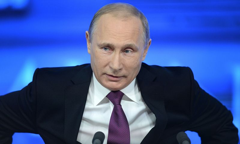 Putin asegura que Rusia saldrá de la crisis en dos años "en el escenario más desfavorable"