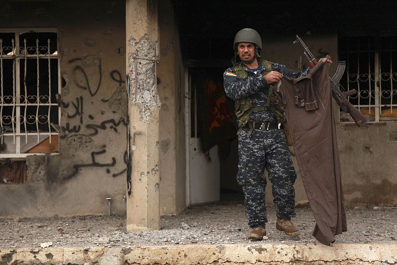 Las fuerzas kurdas liberan el monte Sinyar, asediado desde agosto por el Estado Islámico