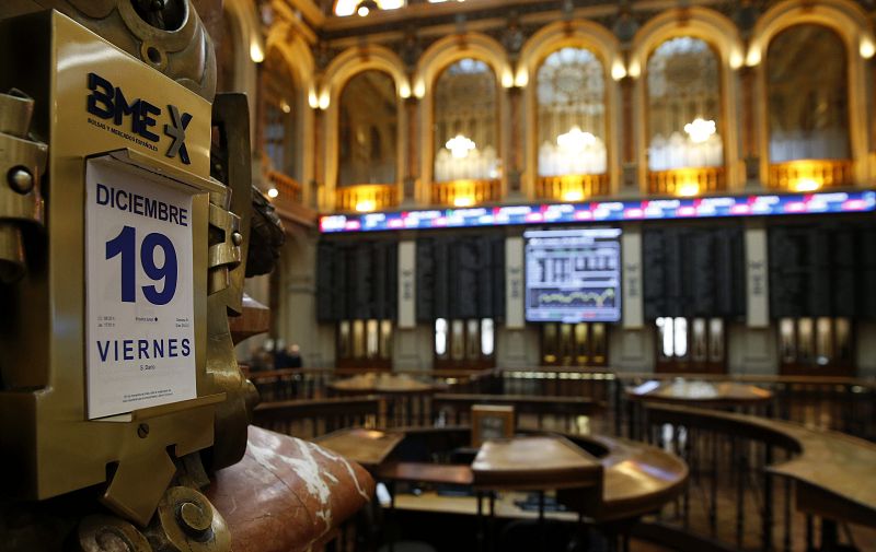 El IBEX 35 sube un 2,15% semanal y el bono a diez años registra un nuevo mínimo histórico