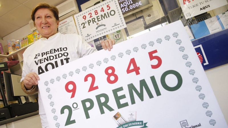 El segundo premio de la lotería de Navidad es para el 92.845, muy repartido en toda España