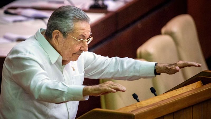 Raúl Castro augura una "lucha difícil" para lograr el fin del bloqueo