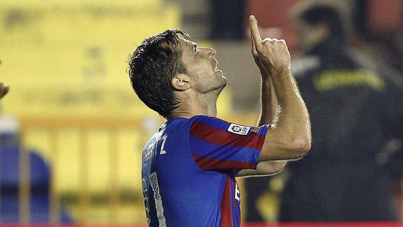 El Levante salva un punto con un penalti en el descuento