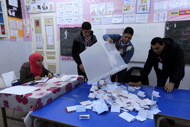 Tenso recuento en las elecciones presidenciales en Túnez