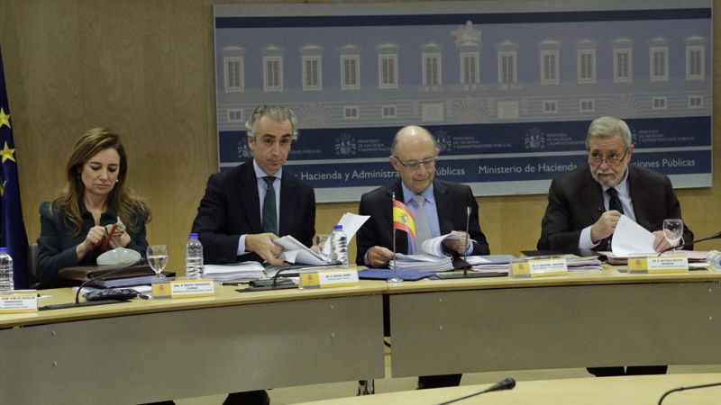 Las Comunidades, salvo Madrid, celebran la financiación al 0% de interés que ofrece Hacienda