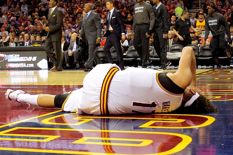El brasileño Varejao se rompe el tendón de aquiles y dice adiós a la temporada