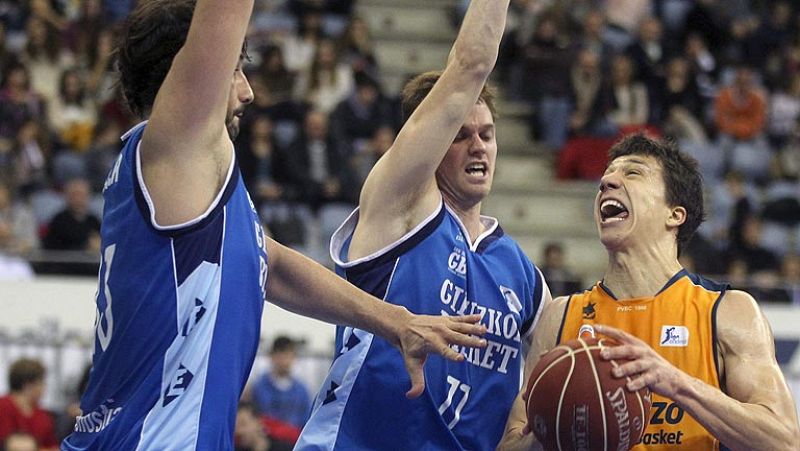 El Gipuzcoa Basket vence al Valencia en un duelo abierto hasta el final