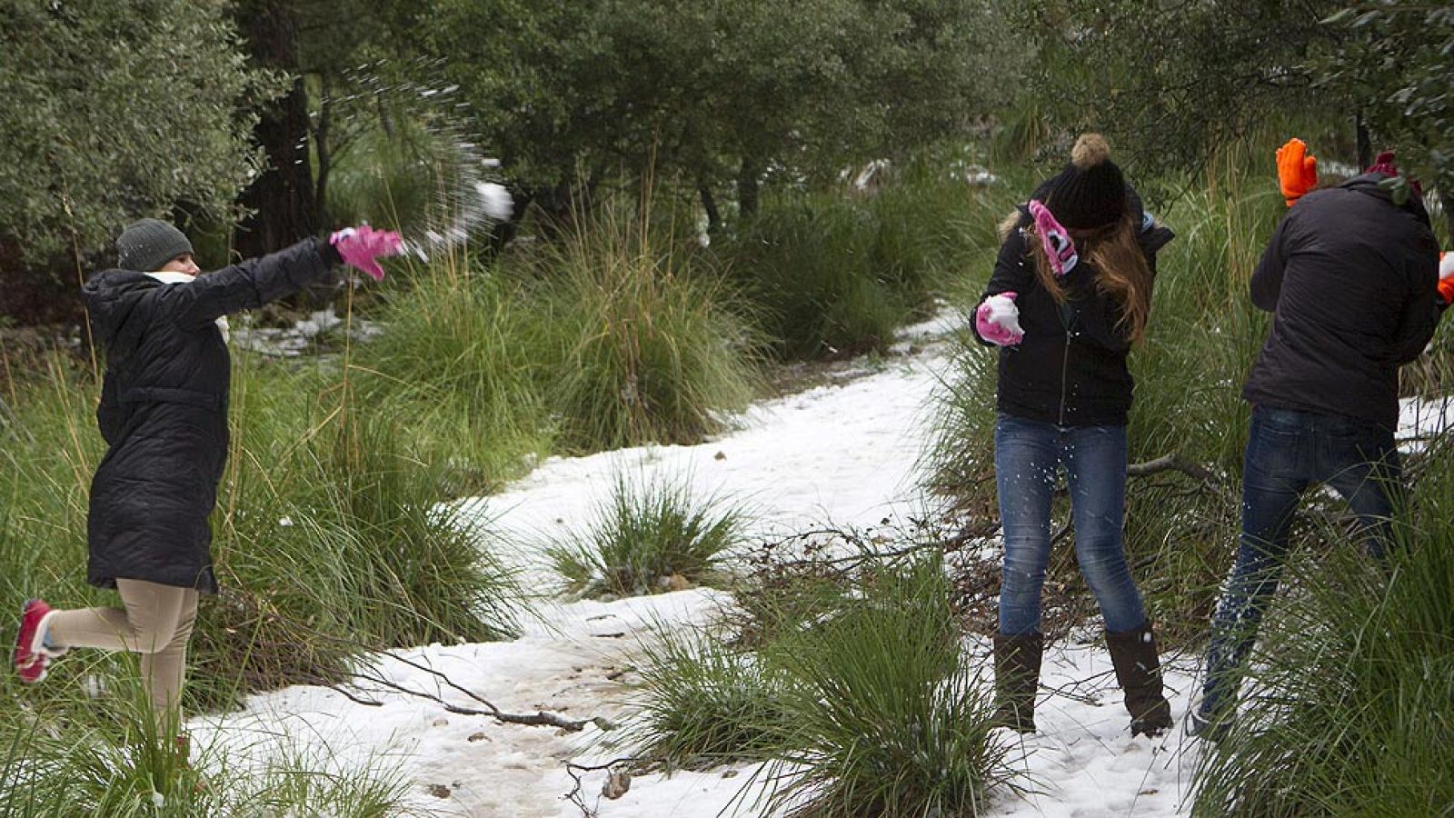 Un temporal, que ha sido más acusado por la combinación de viento y bajas temperaturas, deja una sensación térmica muy baja
