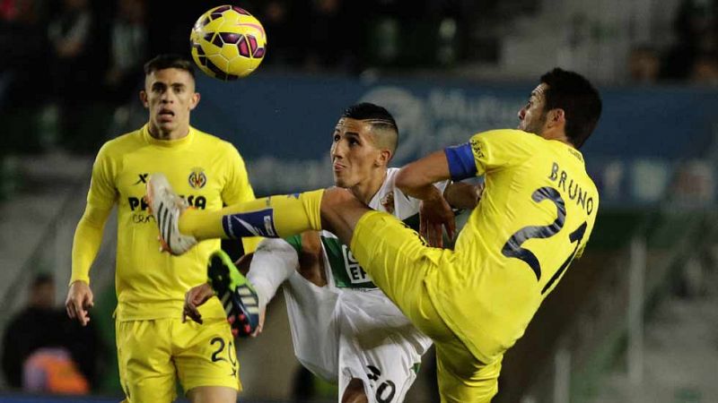 El colista Elche remonta un 0-2 y frena al Villarreal