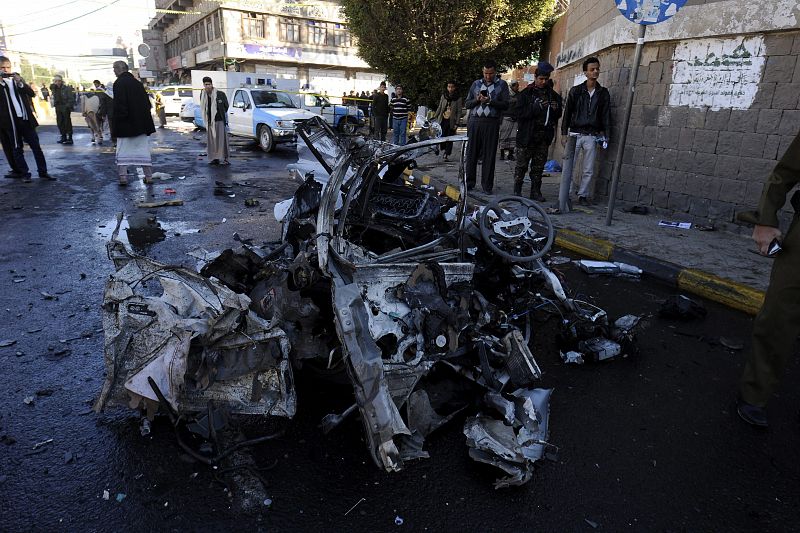 Mueren al menos 25 personas en un atentado contra una academia de policía en Yemen