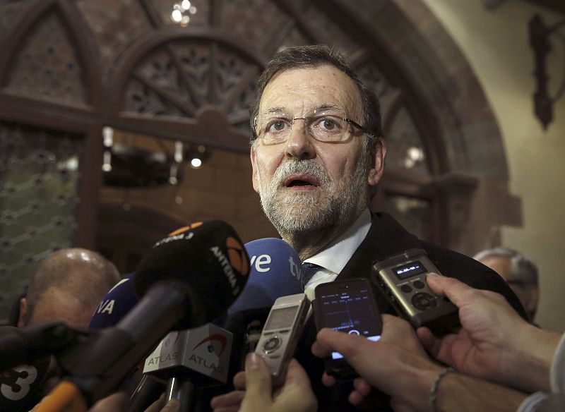 Rajoy no ve motivo para la alarma tras el atentado en París pero España reforzará su seguridad