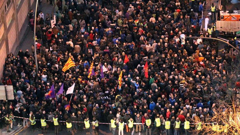 Decenas de miles de personas se manifiestan en Bilbao contra la dispersión de los presos de ETA