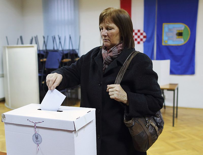 Croacia elige a su presidente entre Ivo Josipovic y Kolinda Grabar-Kitarovic