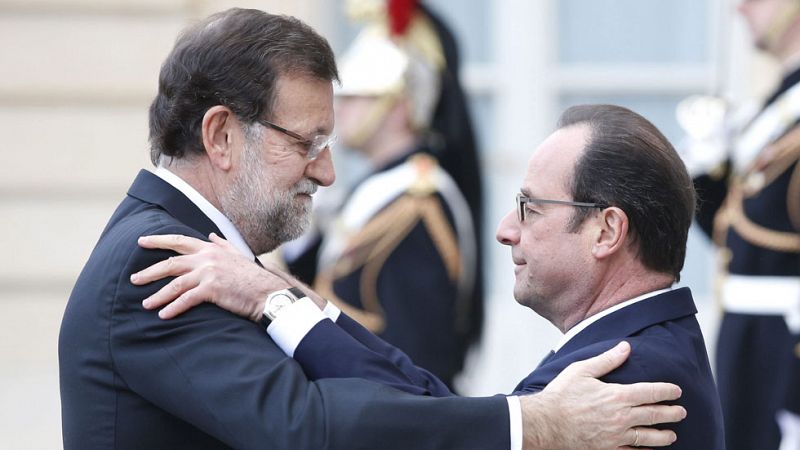 Rajoy asegura en París que los "totalitarismos y los fanatismos nunca han ganado la batalla"