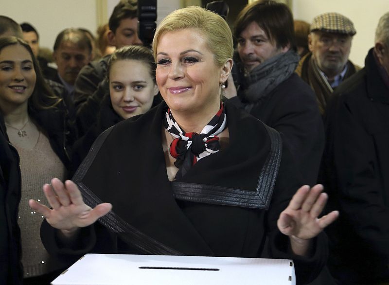 La conservadora Grabar-Kitarovic será la nueva presidenta de Croacia con el 50,45% de los votos