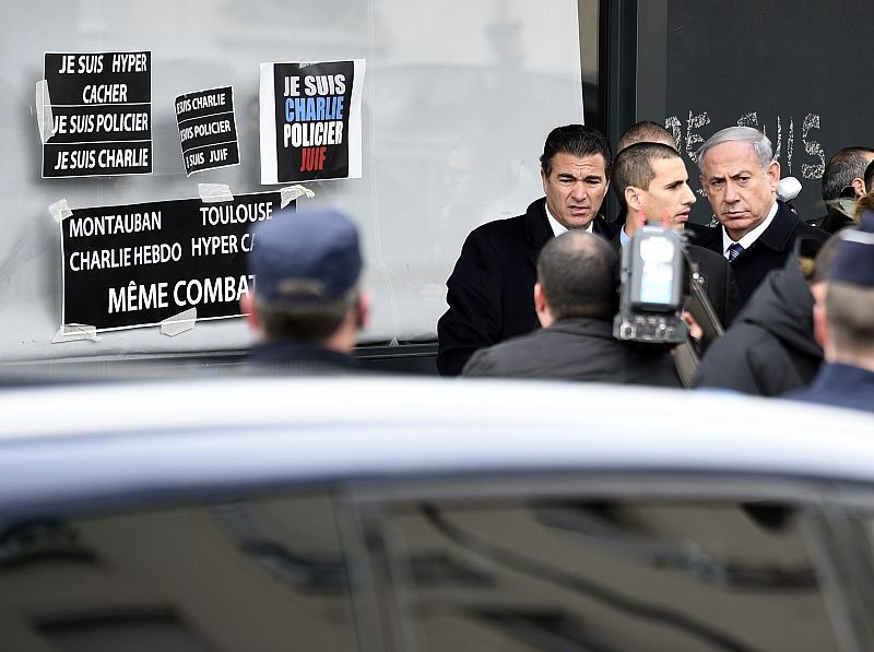 Netanyahu visita el comercio judío de París donde murieron cuatro rehenes