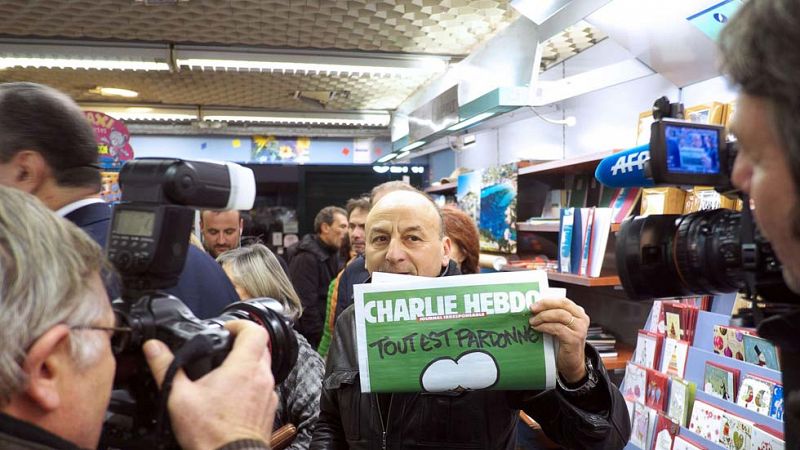 La edición especial de 'Charlie Hebdo' arrasa en Francia y enfada al mundo musulmán