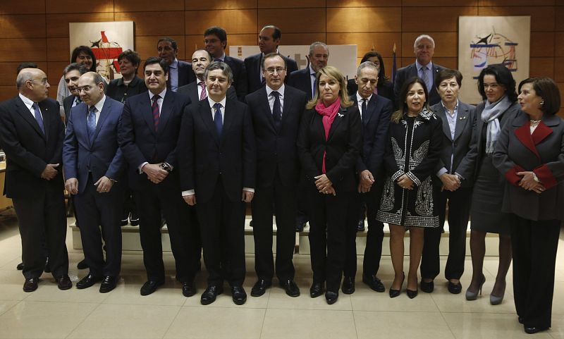 Andalucía y Asturias piden un fondo para financiar nuevos medicamentos como los de la hepatitis C