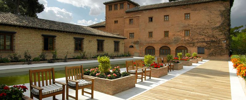 Paradores cerró 2014 con el primer aumento de la actividad de los últimos cinco años