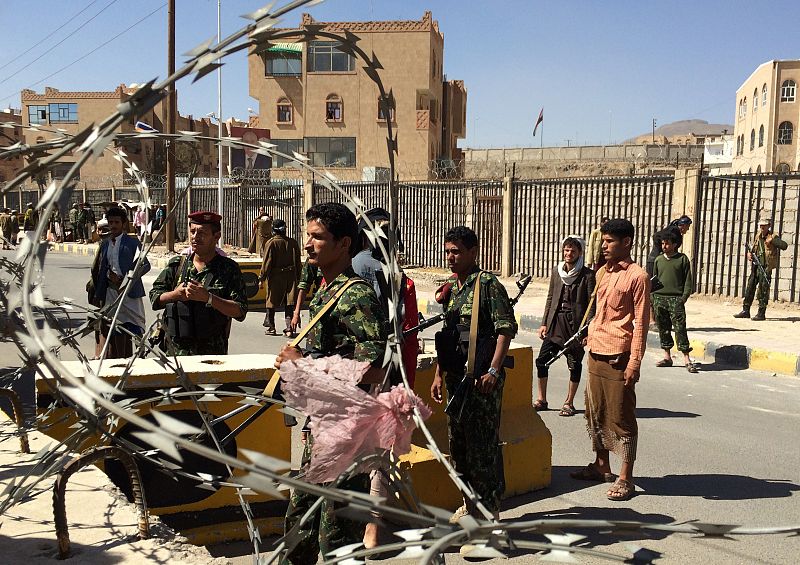Dimiten el presidente y el gobierno de Yemen por la crisis con los rebeldes hutíes