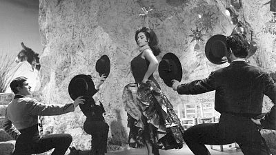 Documentos RNE - Lola Flores, el torbellino en escena - 24/01/15 - escuchar ahora