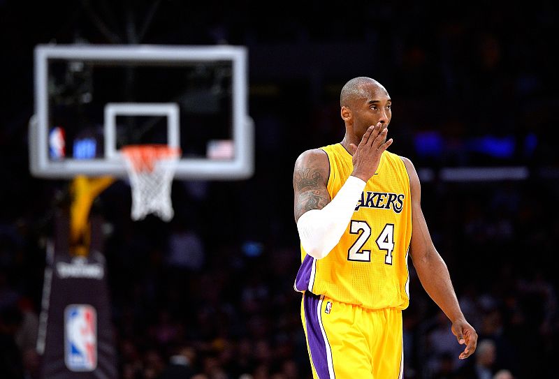 Kobe Bryant podría perderse lo que resta de temporada y se plantea la retirada