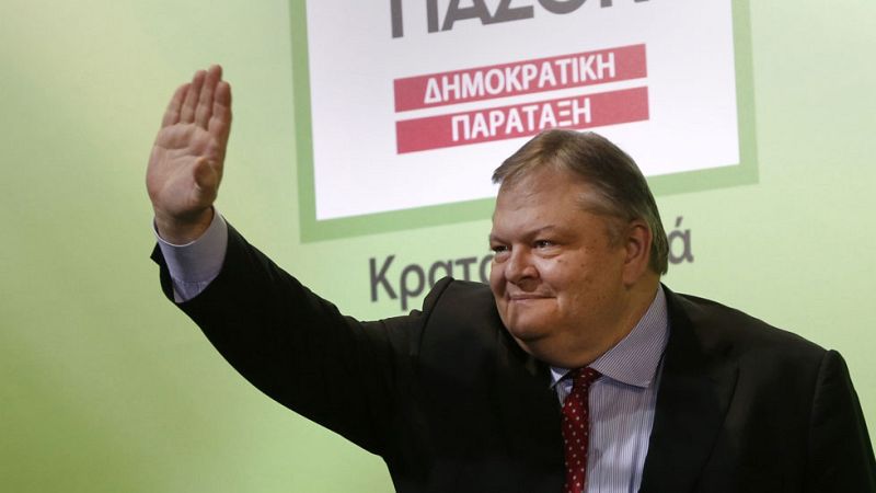 El voto antiausteridad entierra el bipartidismo y hunde el socialismo en Grecia