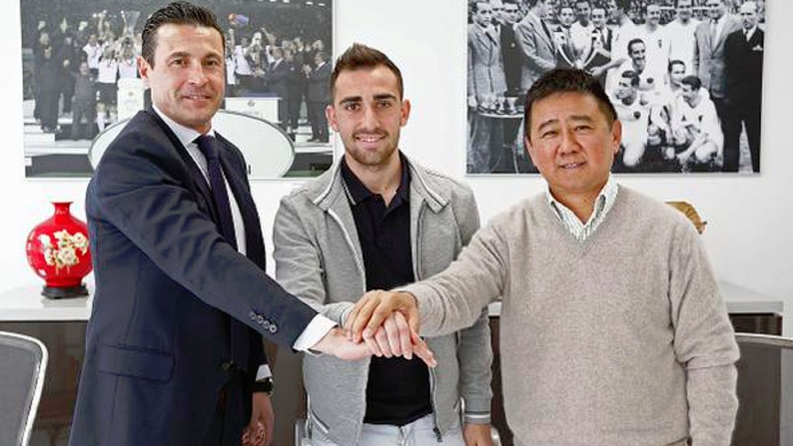 Alcácer renueva con el Valencia hasta 2020 | Ver