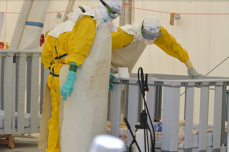 La epidemia de ébola en África Occidental entra en la fase de finalización según la OMS