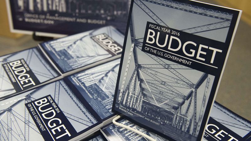 Obama presenta un presupuesto de 4 billones de dólares con más gasto y mayor carga fiscal