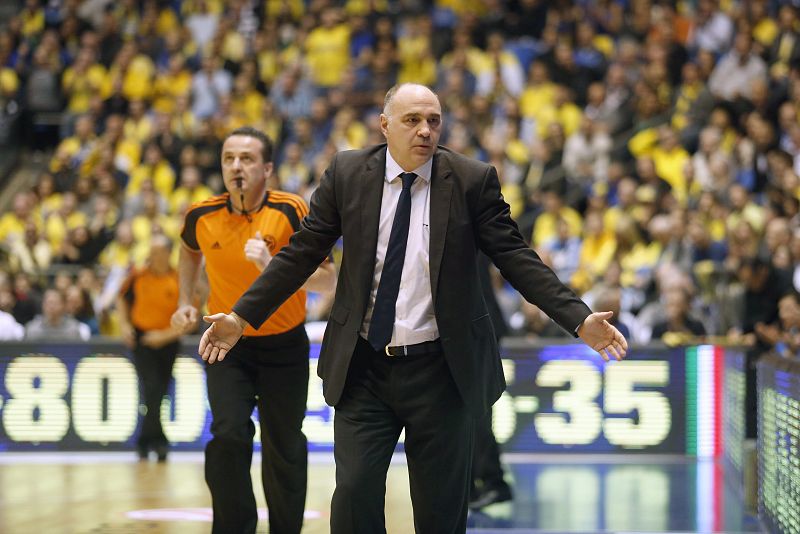 Los árbitros del Madrid-Barça usarán microcámaras integradas en las camisetas